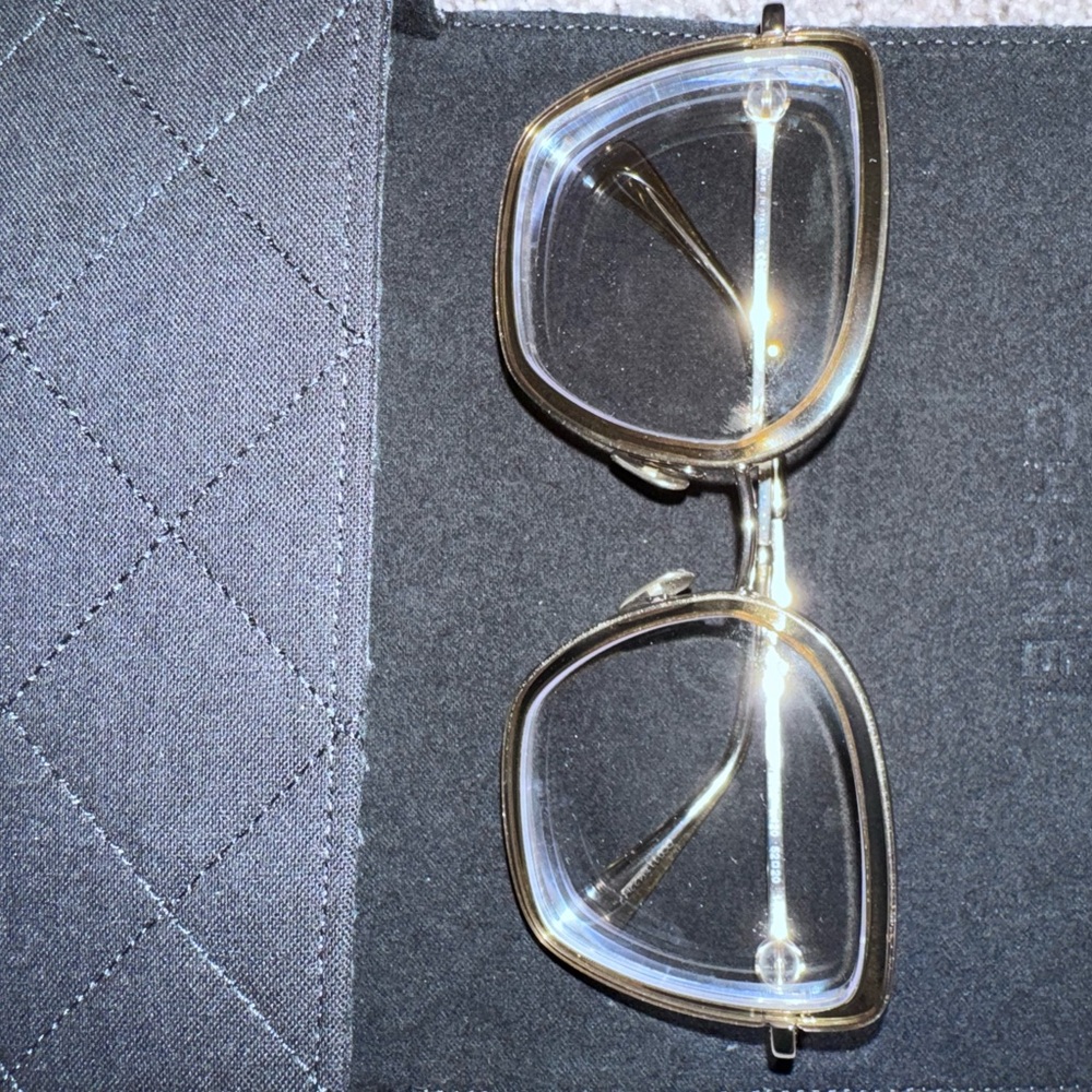 LIKE NEW๐CHANEL GLASSES W/CRISTAL LENSES - Picture 10 of 16